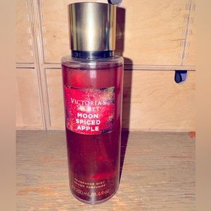 3/$25 🌸 Victoria’s Secret Moon spiced apple